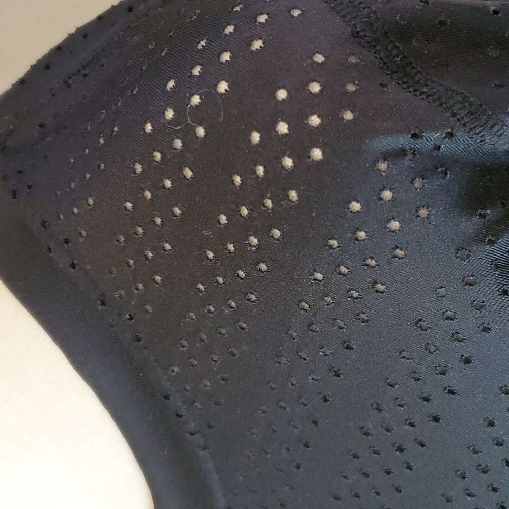 Zyia Preforated Fitted Workout Top Medium - Picture 3 of 8